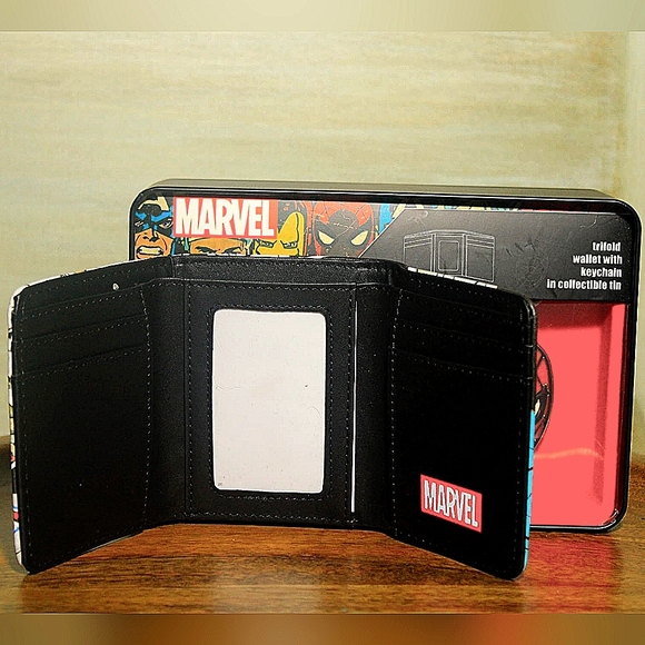 Trifold Marvel Wallet - key chain - Picture 2 of 3